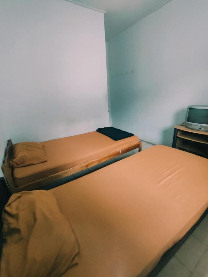 Oyo 90865 Hotel Kusuma Purwakarta Karawang Εξωτερικό φωτογραφία