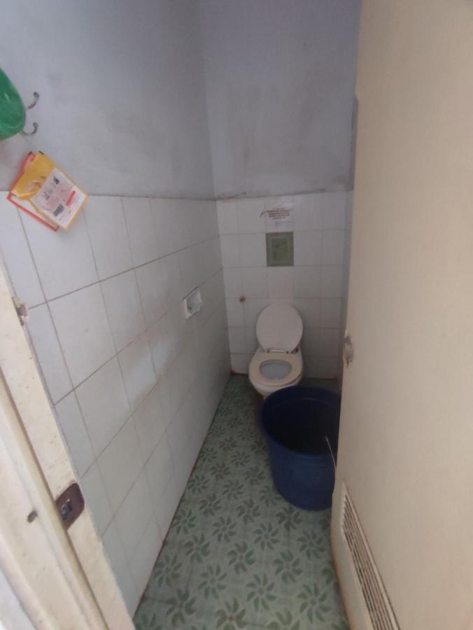 Oyo 90865 Hotel Kusuma Purwakarta Karawang Εξωτερικό φωτογραφία
