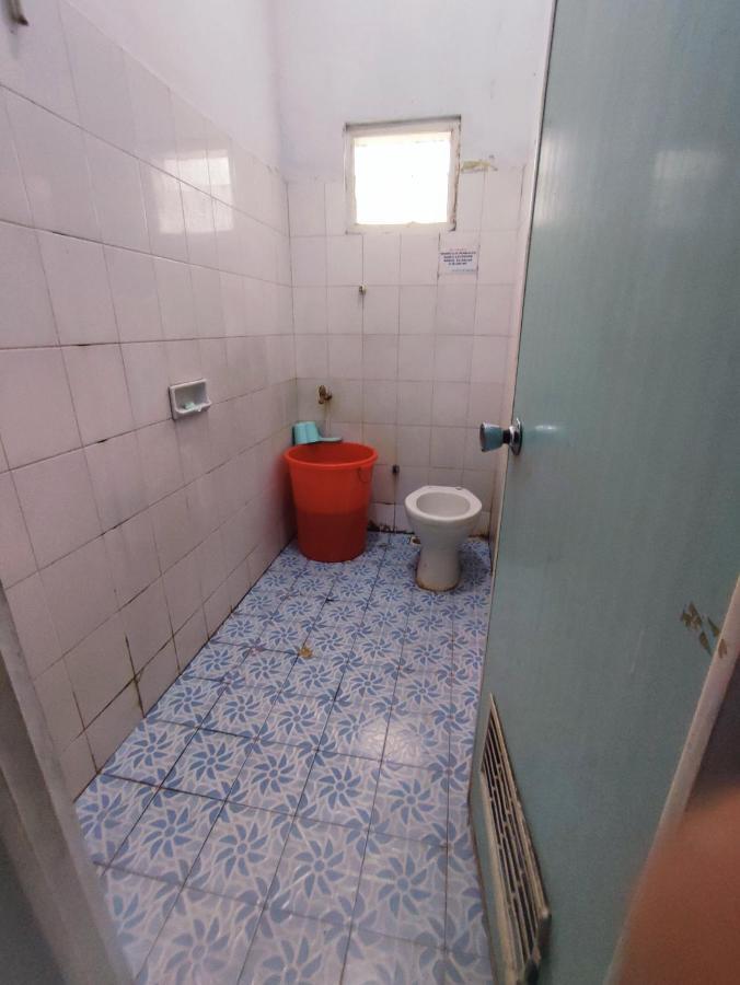 Oyo 90865 Hotel Kusuma Purwakarta Karawang Εξωτερικό φωτογραφία