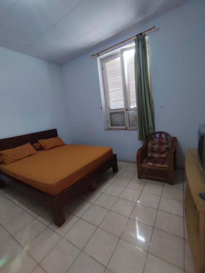 Oyo 90865 Hotel Kusuma Purwakarta Karawang Εξωτερικό φωτογραφία